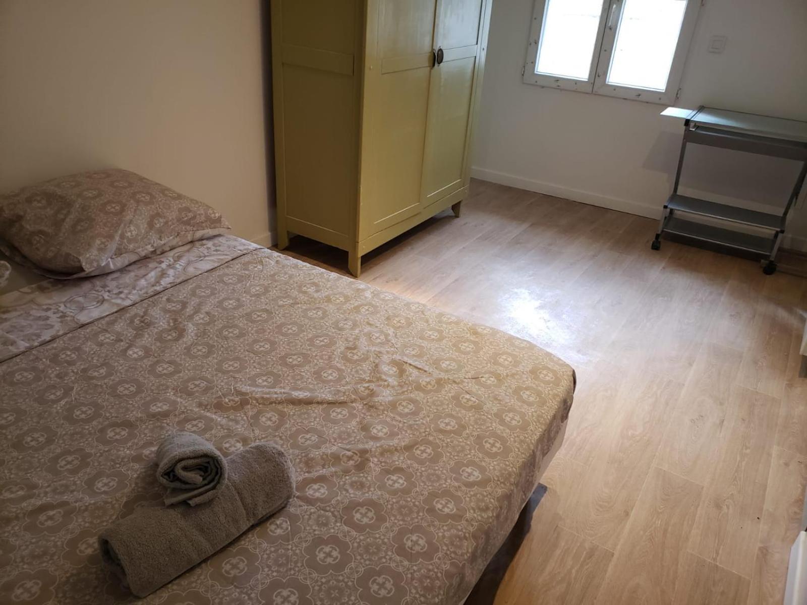 Chambres Meublees Et Spacieuses ลีส์-ชูร์แด็ง ภายนอก รูปภาพ