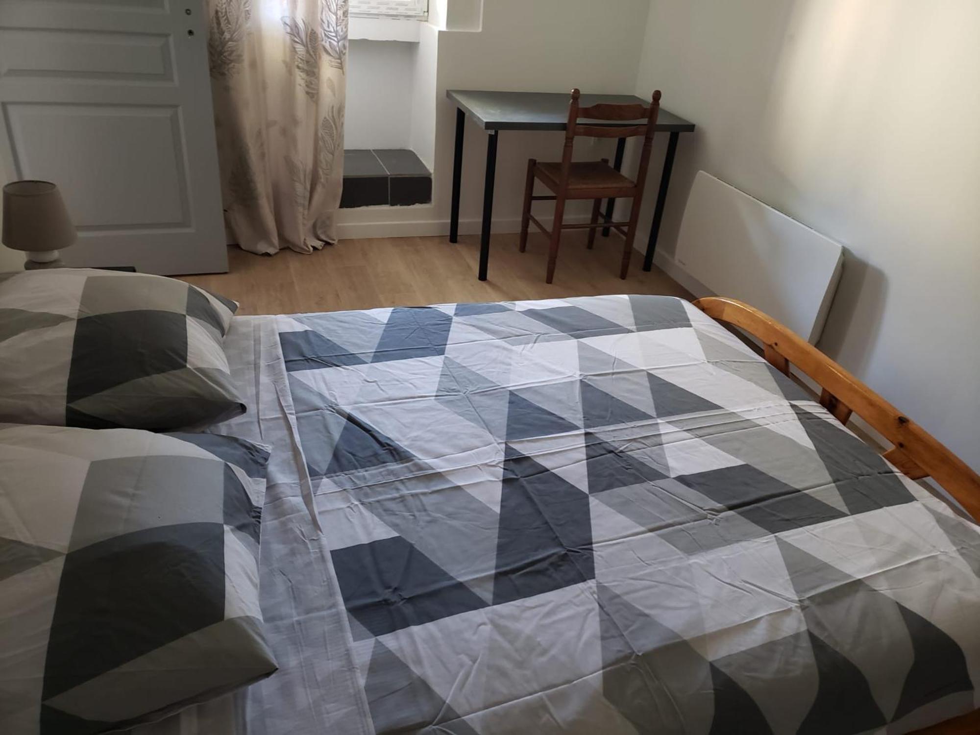 Chambres Meublees Et Spacieuses ลีส์-ชูร์แด็ง ภายนอก รูปภาพ
