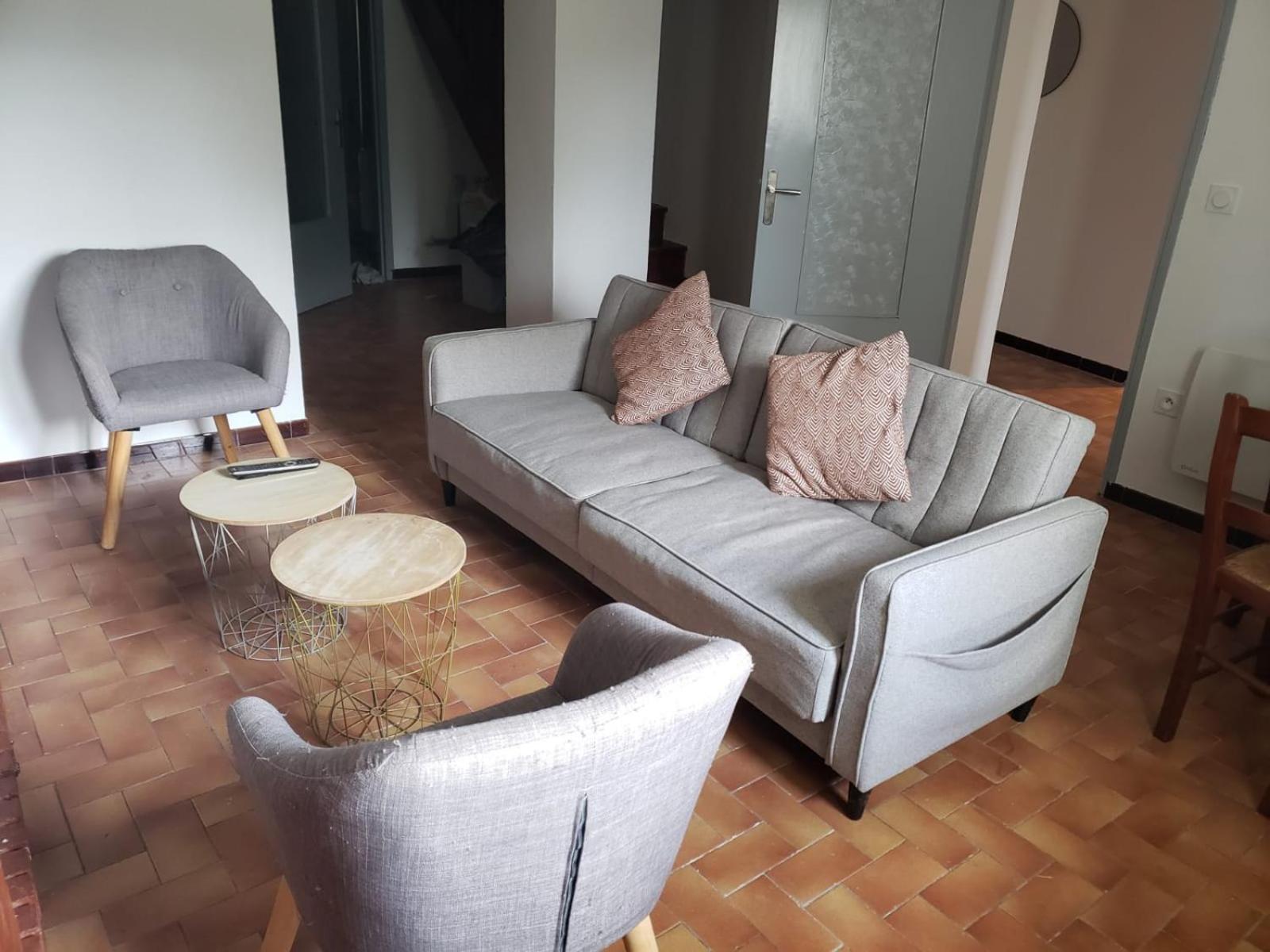 Chambres Meublees Et Spacieuses ลีส์-ชูร์แด็ง ภายนอก รูปภาพ